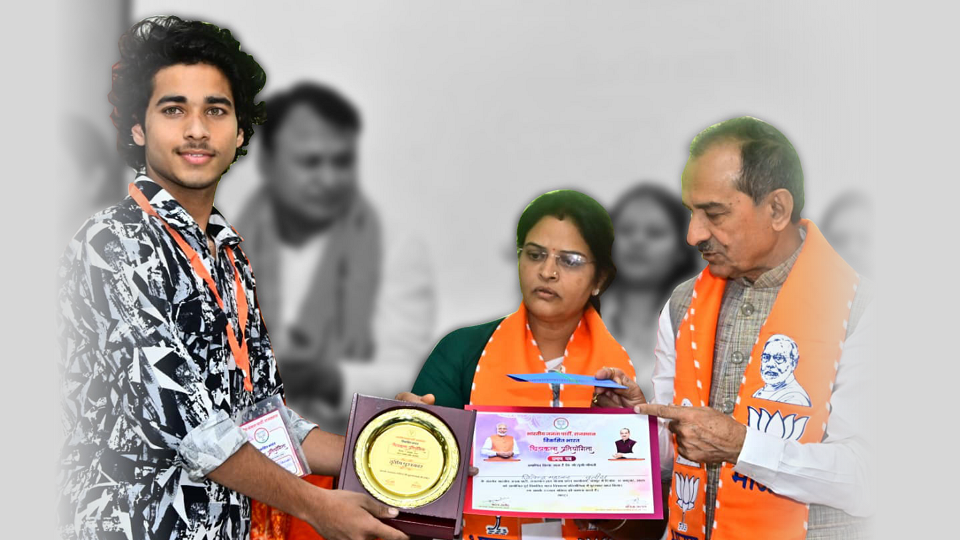 Jitendra Mahavar Wins 3rd Prize in Live Painting Competition